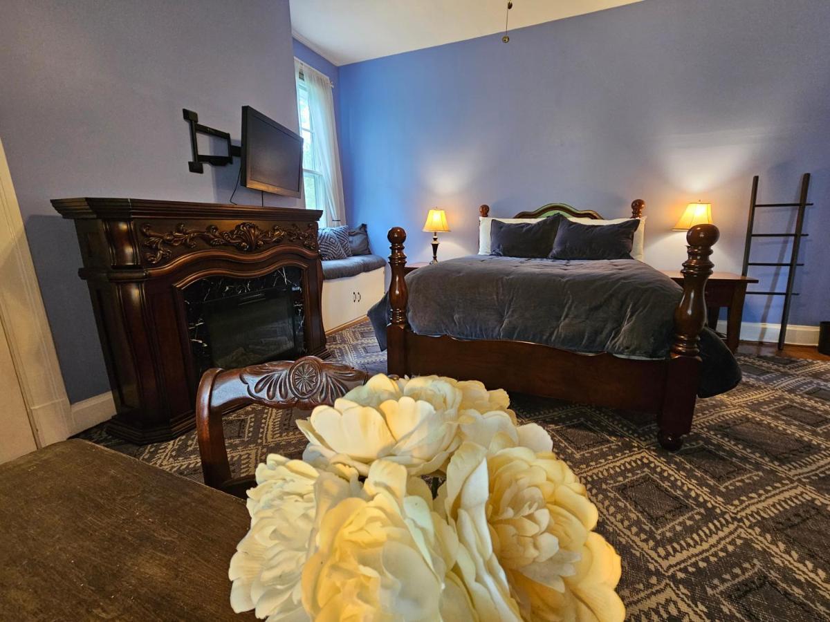 Winridge Manor Bed & Breakfast Madison Heights Стая снимка
